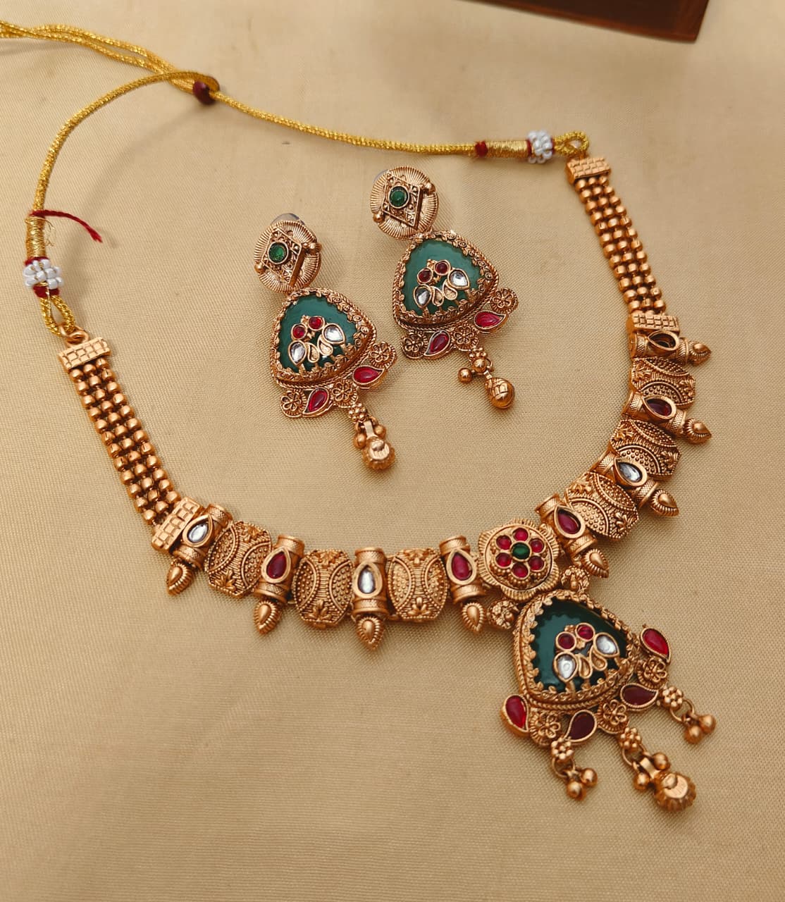 Beautiful Premium Quality Gold Plated Heritage Matt Chokker With Beautiful Earrings….